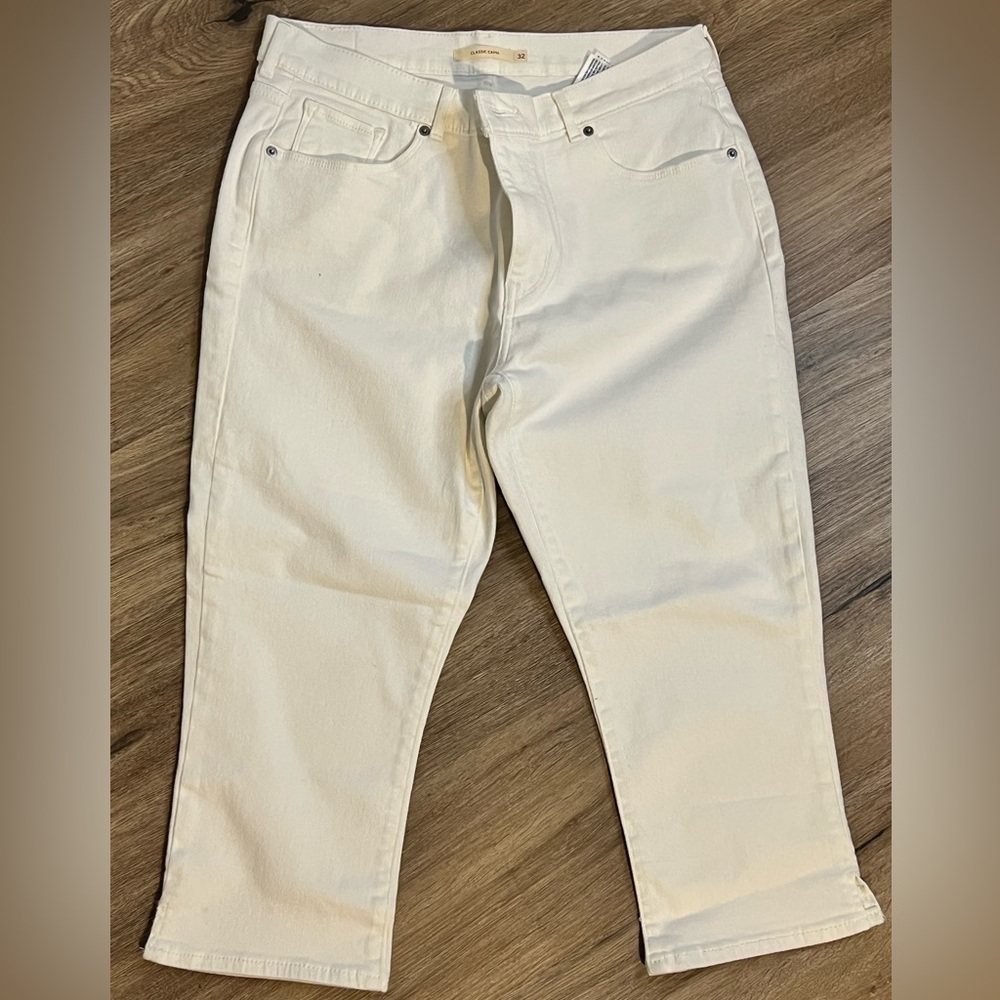 Levi’s Classic Capri Jeans Women’s White Denim Cropped Pants Summer Casual